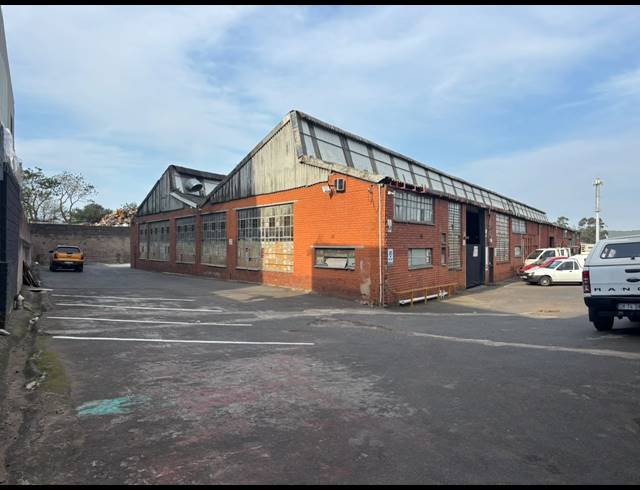 8,000M² MINI FACTORY FOR SALE IN ISIPINGO RAIL